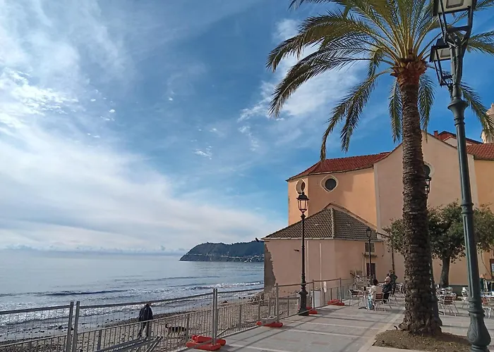 The Sailing Ship - Attico Con Grande Terrazzo Alassio