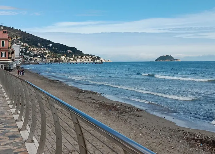 The Sailing Ship - Attico Con Grande Terrazzo Apartment Alassio